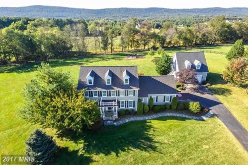 38216 Millstone Dr, Purcellville, VA 20132-3727