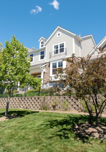 1010 Tuscany Dr, Streamwood, IL 60107-4529