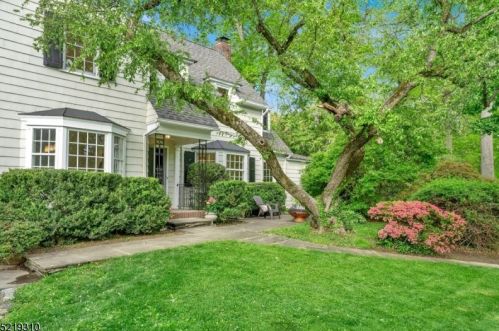 16 Brookside Rd, Maplewood, NJ 07040-1202