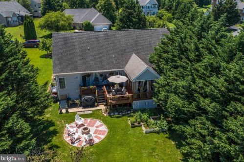 384 Turnberry Dr, Charles Town WV  25414-3930 exterior