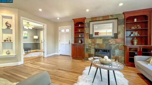 2031 Hoover Ave, Concord CA  94523-4621 exterior