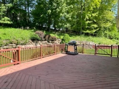11 Crimson Ln, Dover NJ  07803-2444 exterior
