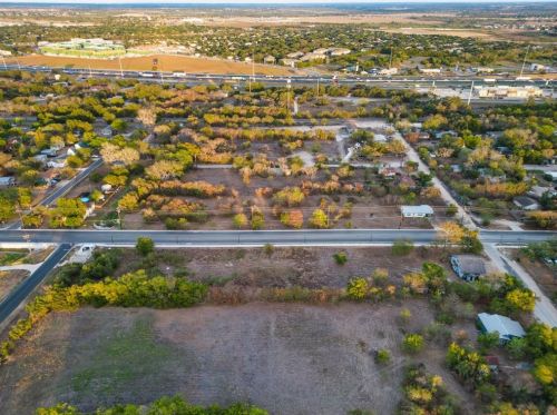 601 Burleson St, Uhland TX 78640-5323 exterior