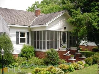 53 Park Ave, Trion, GA 30753-1214
