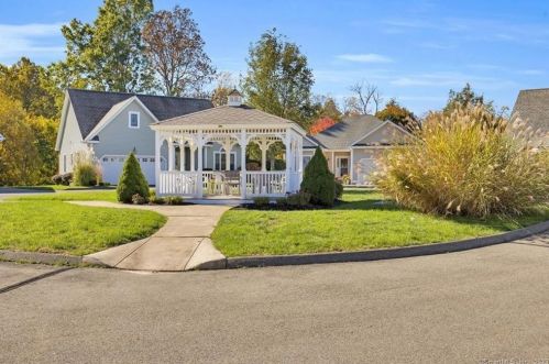 16 Tuscany Hills Dr, Middletown CT  06457-8760 exterior