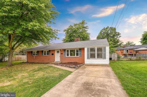 6208 Doncaster Ct, Springfield, VA 22150-3320
