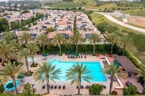 105 Coyote Brush, Irvine CA  92618-8873 exterior