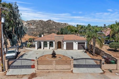 17740 Nandina Ave, Riverside CA  92504-8929 exterior