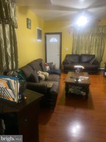 152 Hoffman Ave, Trenton, NJ 08618-4008