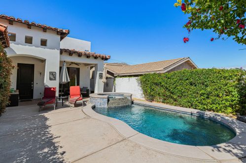 53385 Avenida Mendoza, La Quinta, CA 92253-5403