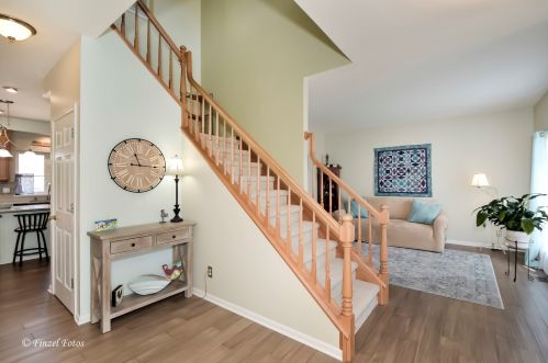 1208 Sandalwood Ln, Bull Valley, IL 60014-1636