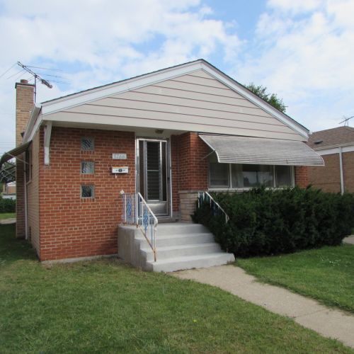 3766 Hayford St, Chicago, IL 60652-1342