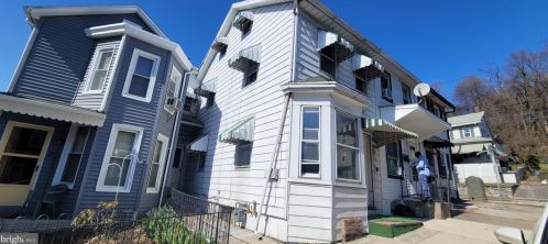 31 Chestnut St, Harrisburg, PA 17109-2244