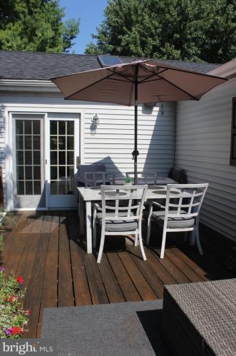 2482 Creek View Dr, Lancaster PA  17602-1451 exterior