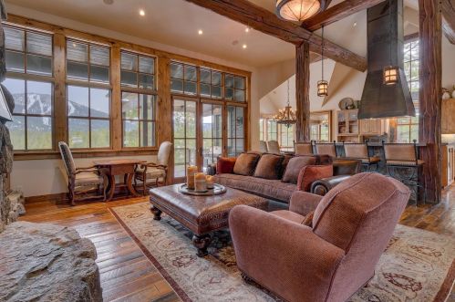 240 Laura Knight, Truckee CA  96161-5170 exterior