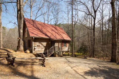 492 Beaver Dam Rd, Dahlonega, GA 30533-4138
