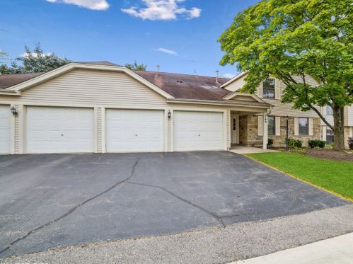 743 Sterling Ct, Hanover Park, IL 60103-7928