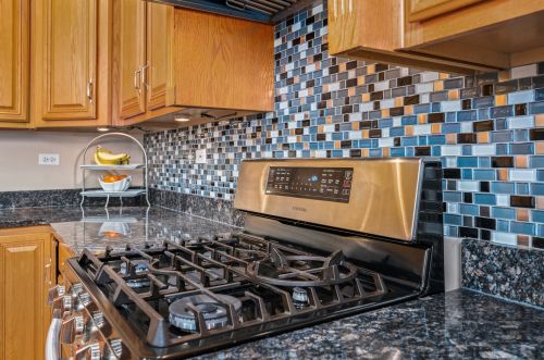 1826 Luther Lowell Ln, Sycamore IL  60178-8751 exterior