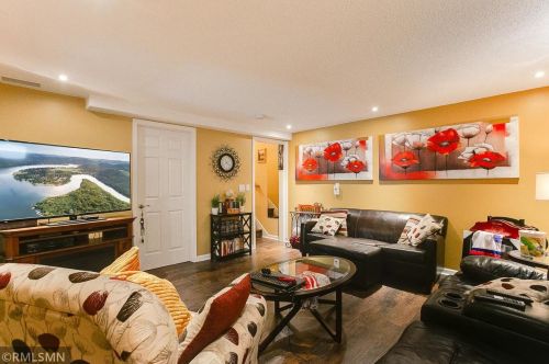 3422 Highlander Dr, Saint Paul MN  55122-1310 exterior