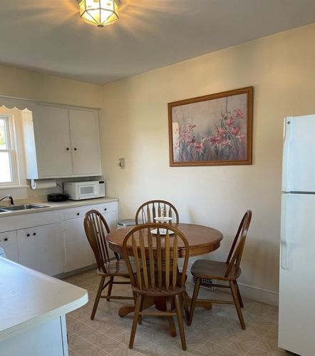 37 Whitwell Ave, Middletown RI  02840-2266 exterior
