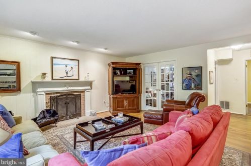 9527 Clement Rd, Silver Spring MD 20910-1643 exterior