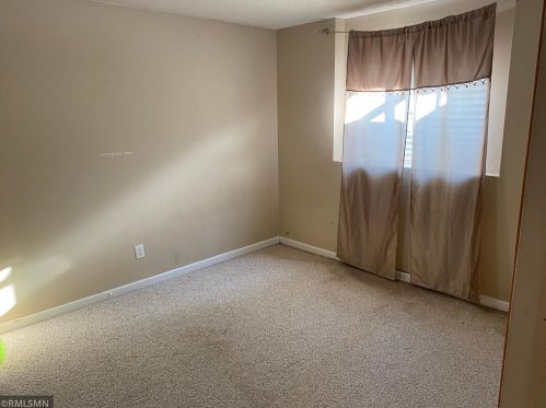 170 County Rd B, Saint Paul MN  55117-1929 exterior