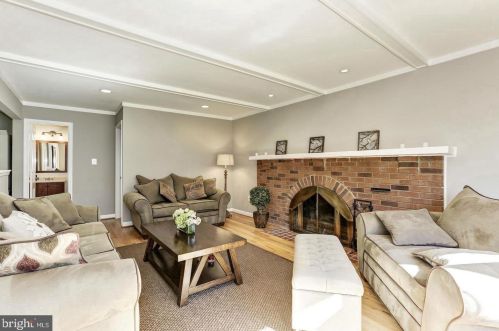 8002 Rockwood Ct, Springfield VA  22153-2739 exterior