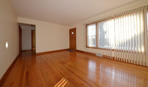 7829 Central Ave, Morton Grove, IL 60053-3605