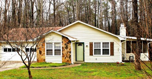 3949 Woodland Cir, Conyers GA  30013-3056 exterior
