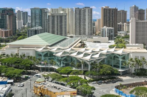 1655 Makaloa St, Honolulu HI  96814-3946 exterior