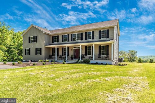 367 Cunningham Dr, Falling Waters, WV 25419-7620