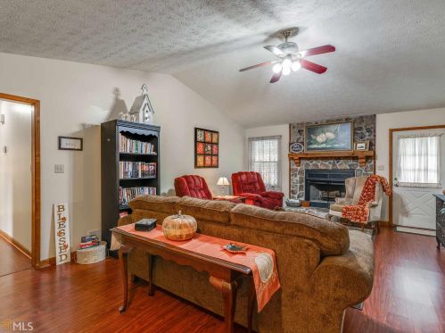 10 Kerrie Ct, Stockbridge, GA 30281-5821
