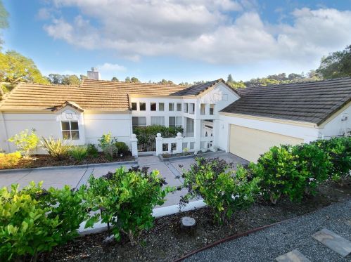 15 Buckeye Ct, Burlingame, CA 94010-6978