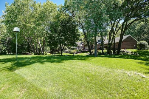 5 Hillcrest Dr, Saint Paul MN  55110-6101 exterior
