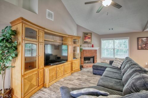 51 Kimbell Farm Dr, Locust Grove, GA 30248-2178
