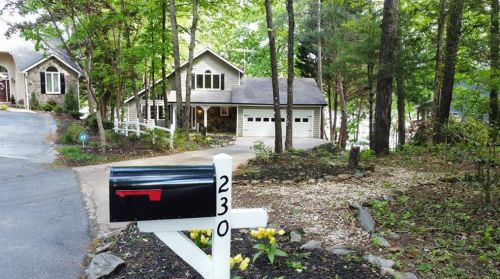 230 Holly Dr, Dawsonville, GA 30534-5728
