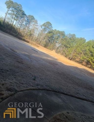 729 Jackson Lake Rd, Jackson, GA 30233-2893