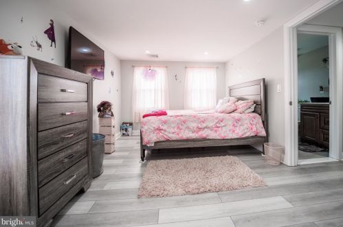 132 Robbins Ave, Trenton NJ 08638-3719 exterior