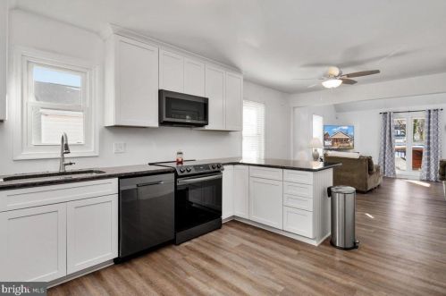 1176 Spruce Ave, Shady Side MD 20764-9562 exterior