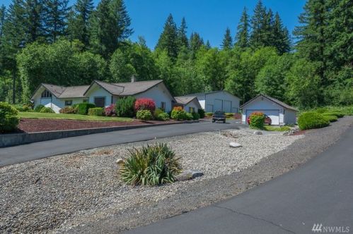 517 Davis Lake Rd, Morton, WA 98356-9401