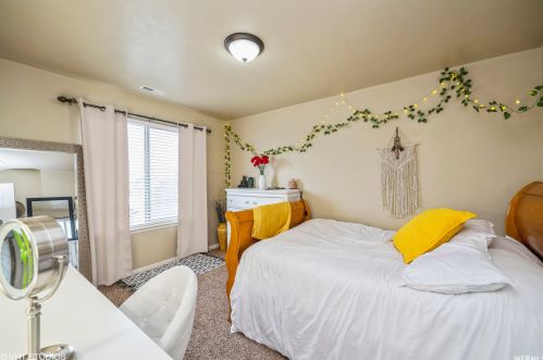 7617 4770, Taylorsville UT 84084-5508 exterior