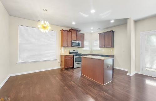5905 El Segundo Way, Atlanta GA  30349-7521 exterior