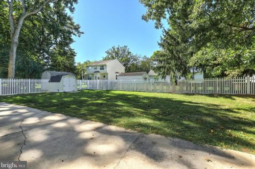 1185 Cherimoya St, York, PA 17404-9670