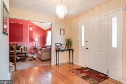 2613 Bradshaw Ter, Silver Spring, MD 20905-6512