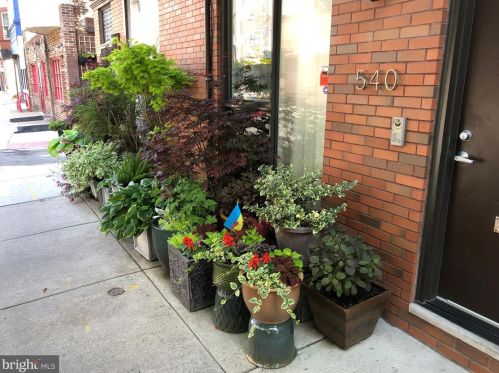 540 Bainbridge St, Philadelphia, PA 19147-2221
