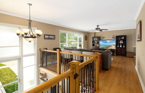 1043 Plate Dr, Palatine, IL 60074-7256