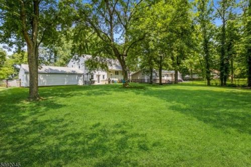 165 Orchard Ter, Clark, NJ 07066-2854