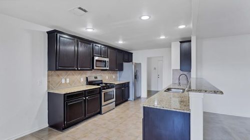 1281 Beechwood Dr, Uhland TX 78640-5718 exterior