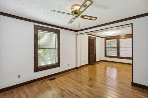 3180 Harris Dr, Atlanta GA  30344-4403 exterior