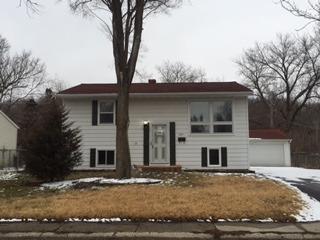 277 Rivers View Dr, Carpentersville, IL 60110-1725